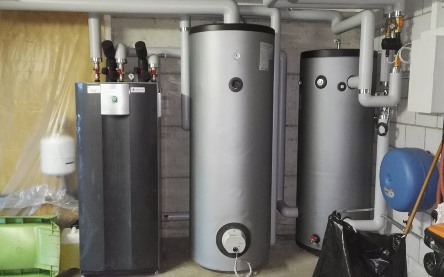 neues Heizungssystem: Erdsonden-Wärmepumpe neues Heizungssystem: Erdsonden-Wärmepumpe