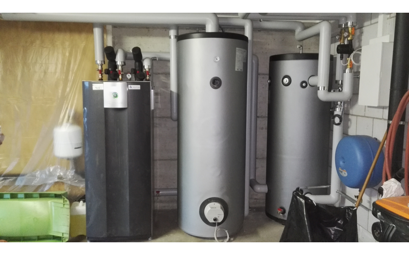 neues Heizungssystem: Erdsonden-Wärmepumpe neues Heizungssystem: Erdsonden-Wärmepumpe
